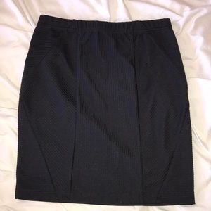 Black fitted skirt